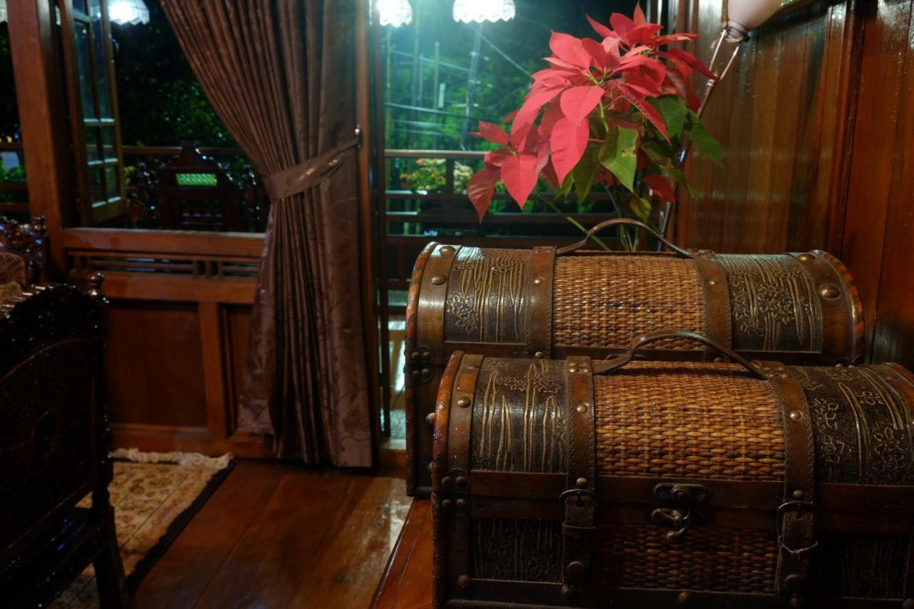 Badjoeri Ethnic Wooden Homestay Bandung Exterior photo